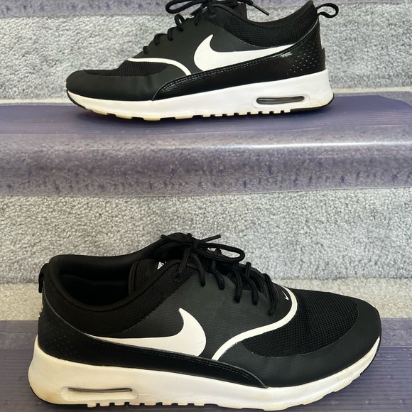 Nike Woman 11  running shoes. Used and still in good condition. Air Max Thea. - Picture 3 of 8